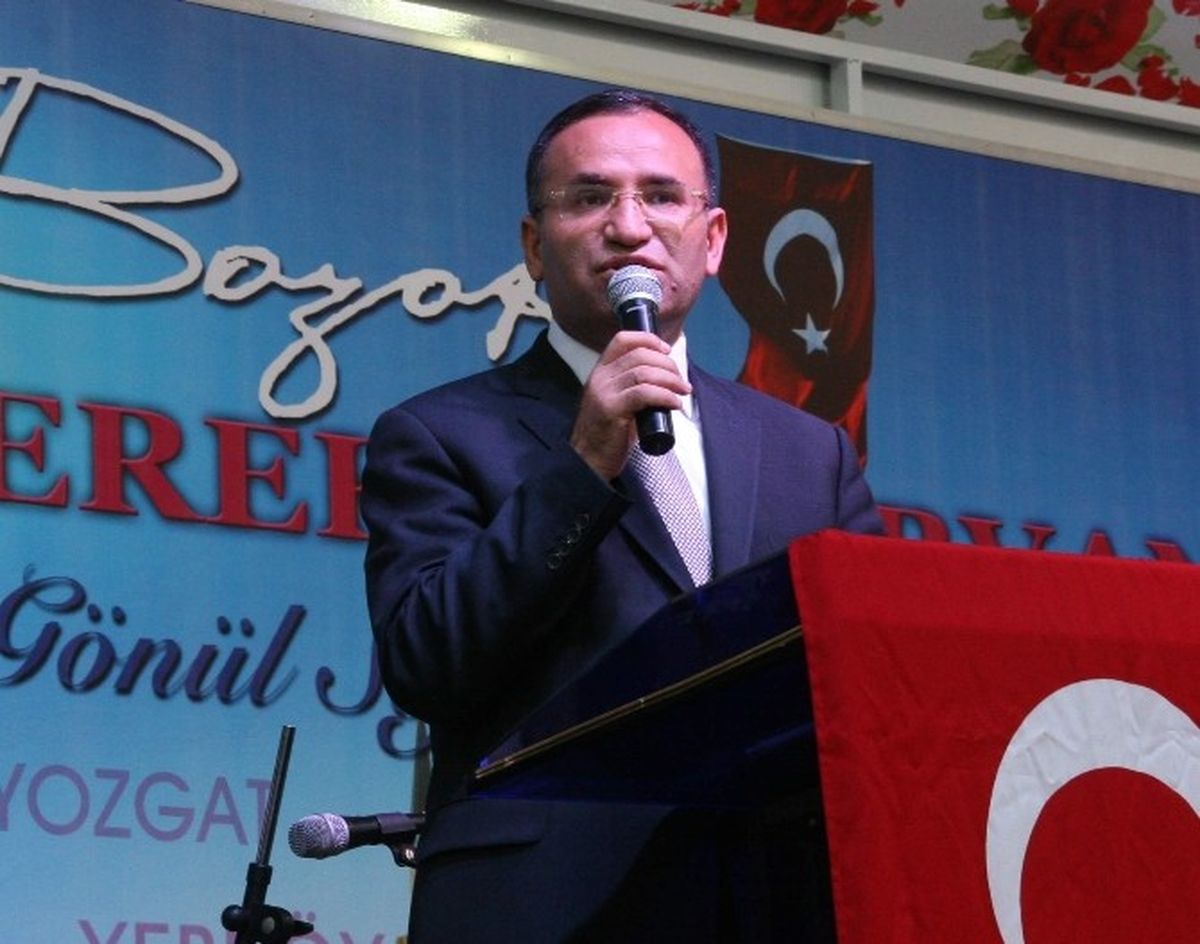 Bakan Bozdağ: "Her Gün Yüzlerce İnsan, Ramazan Ayına Rağmen Katlediliyor"