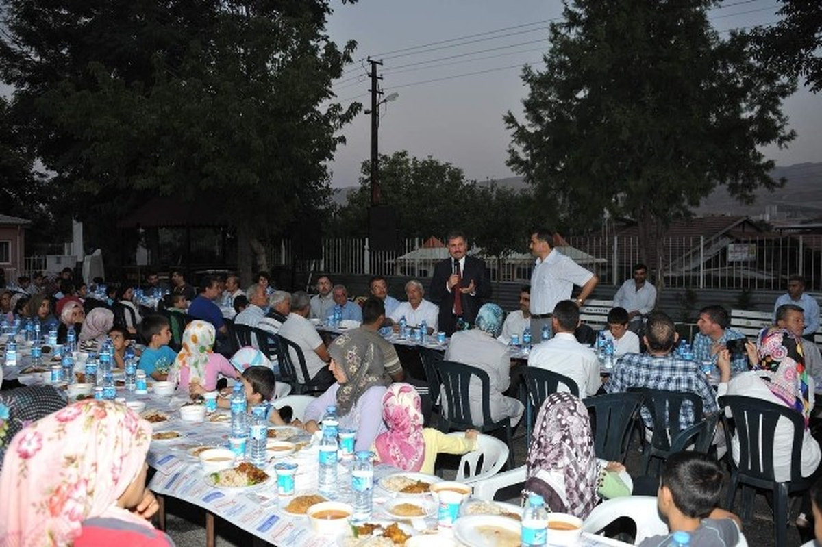 Başkan Ahmet Çakır, İftarda Öğrencilerle Buluştu