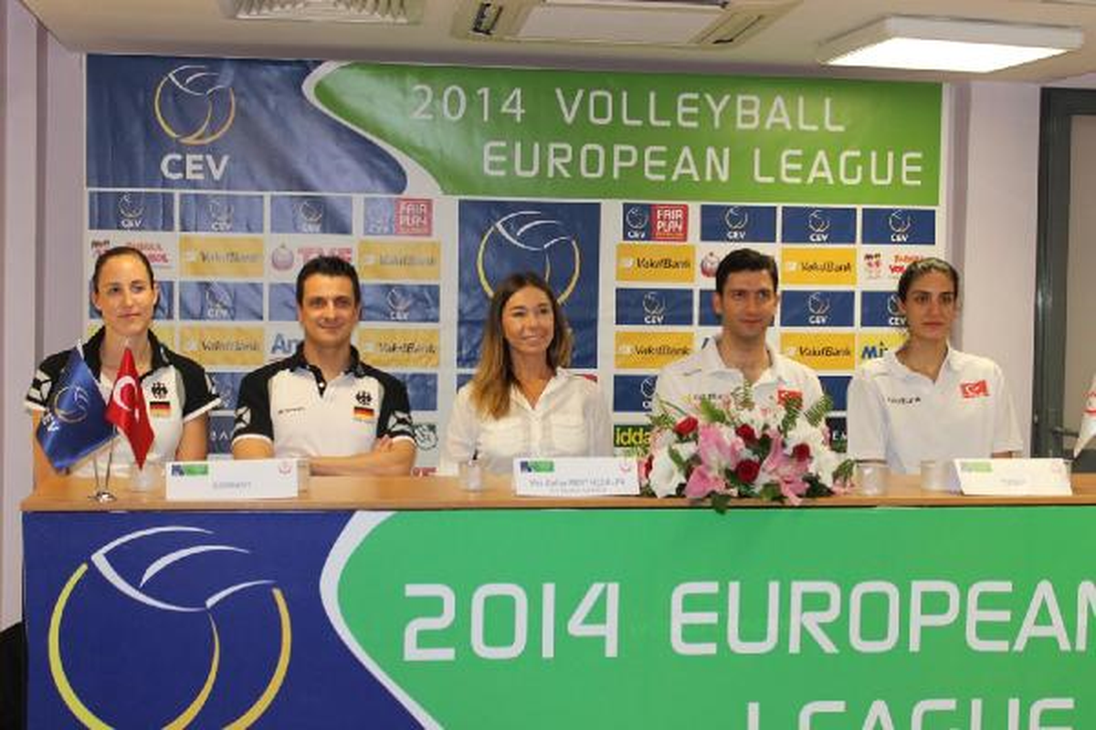 Bayanlar Voleybolda Türkiye ve Almanya Şampiyonluğu İstiyor