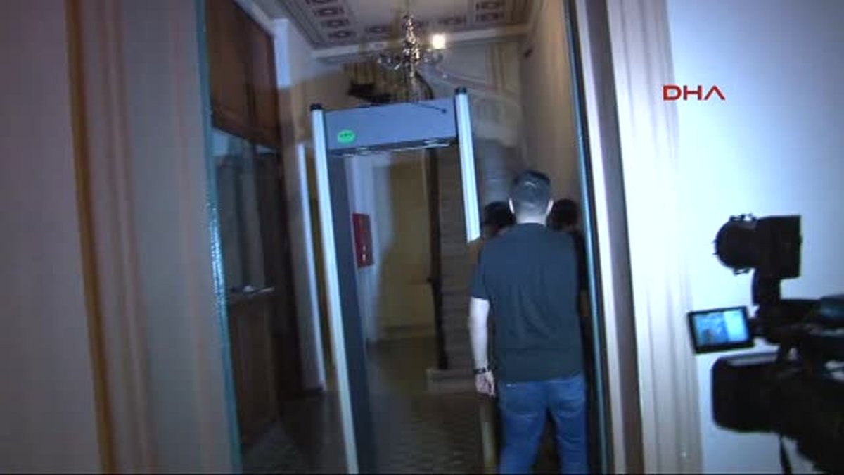 Beyoğlu\'nda Bonzai Ele Geçirildi
