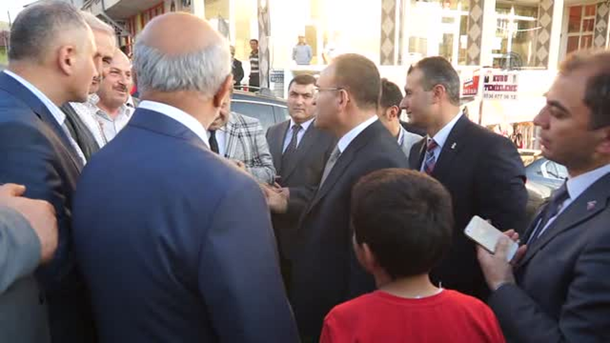 Bozdağ: \'\'Onların kulağına kim neyi fısıldadı, herkes biliyor" -