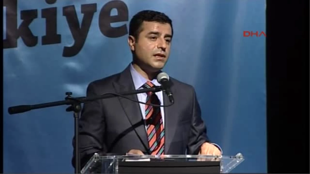 Demirtaş\'tan Türk Bayrağı Mesajı