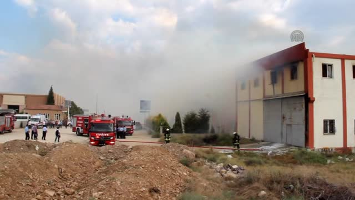 Denizli\'de fabrika yangını