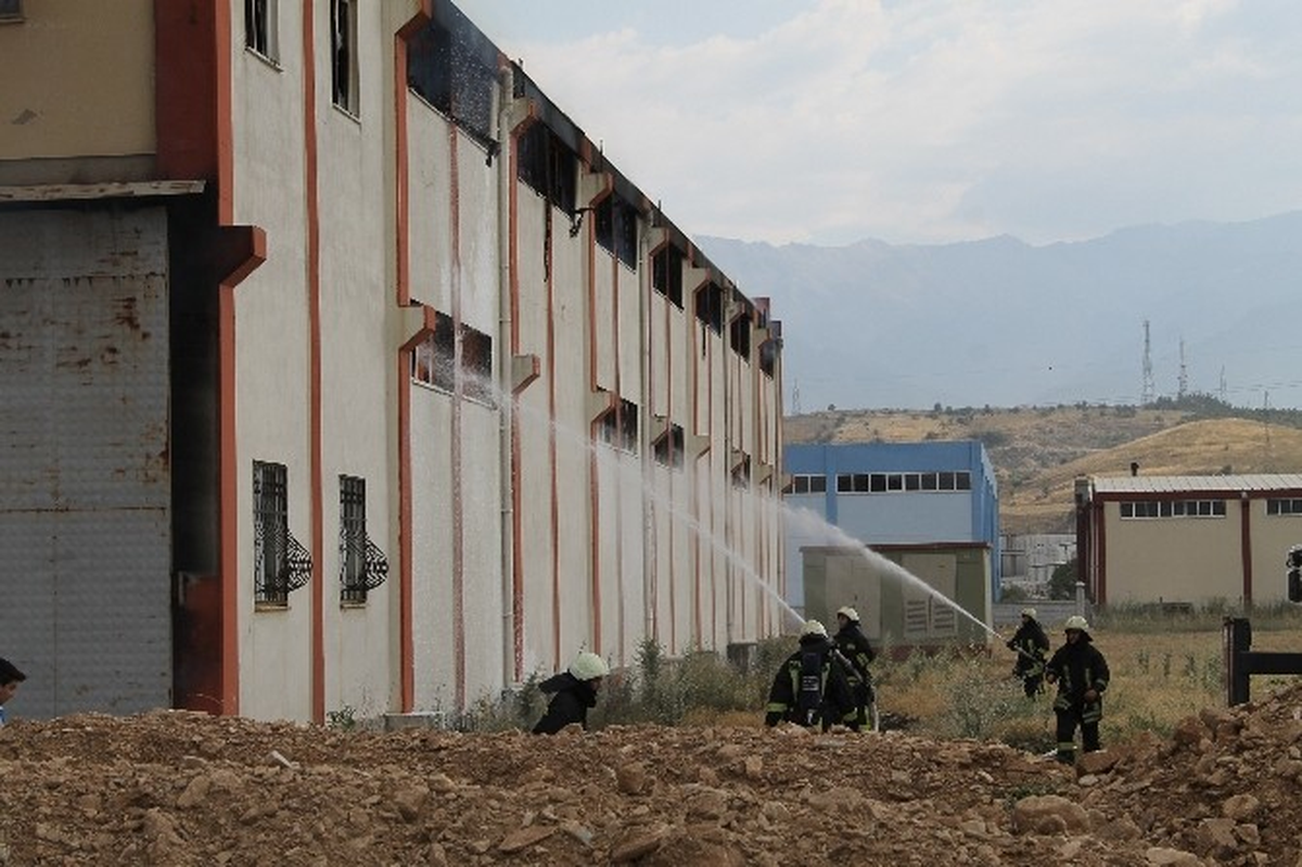 Denizli\'de Fabrika Yangını Korkuttu