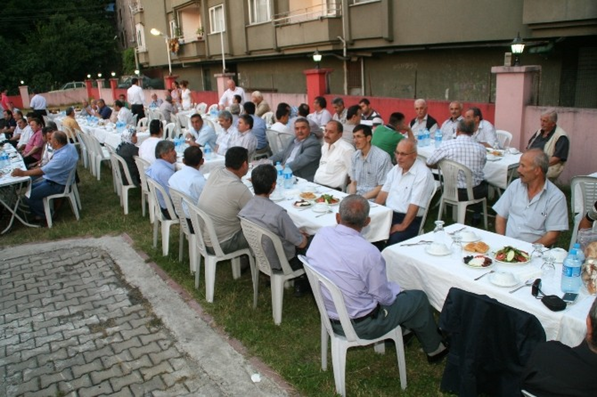 Devrekli Muhtarlar Derneginden İftar