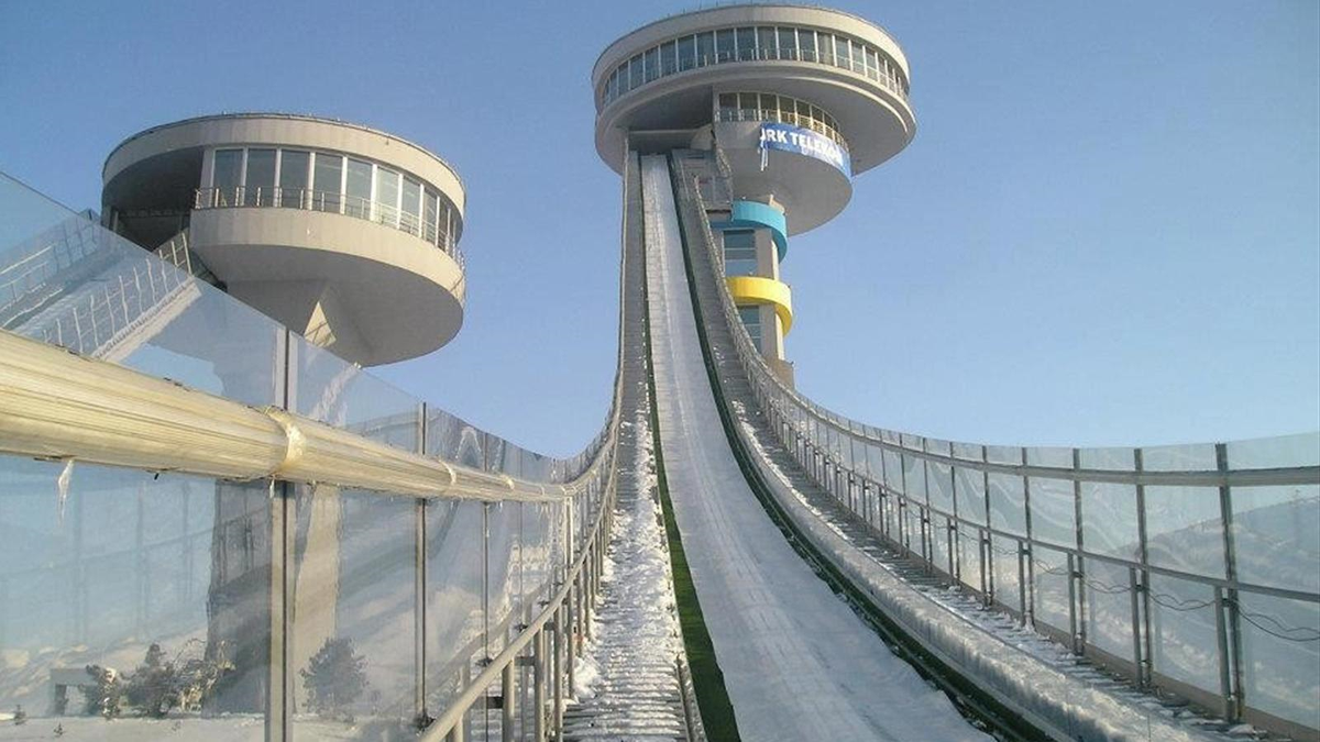 Erzurum\'daki Atlama Kulesi Çöktü