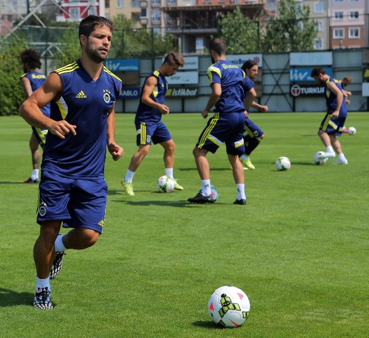 Fenerbahçe Yeni Sezon Hazırlıklarını Sürdürüyor