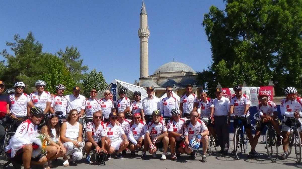 Kıbrıs Barış Harekatı\'nın 40. Yılında, Bisikletle Kıbrıs\'a Gidiyorlar