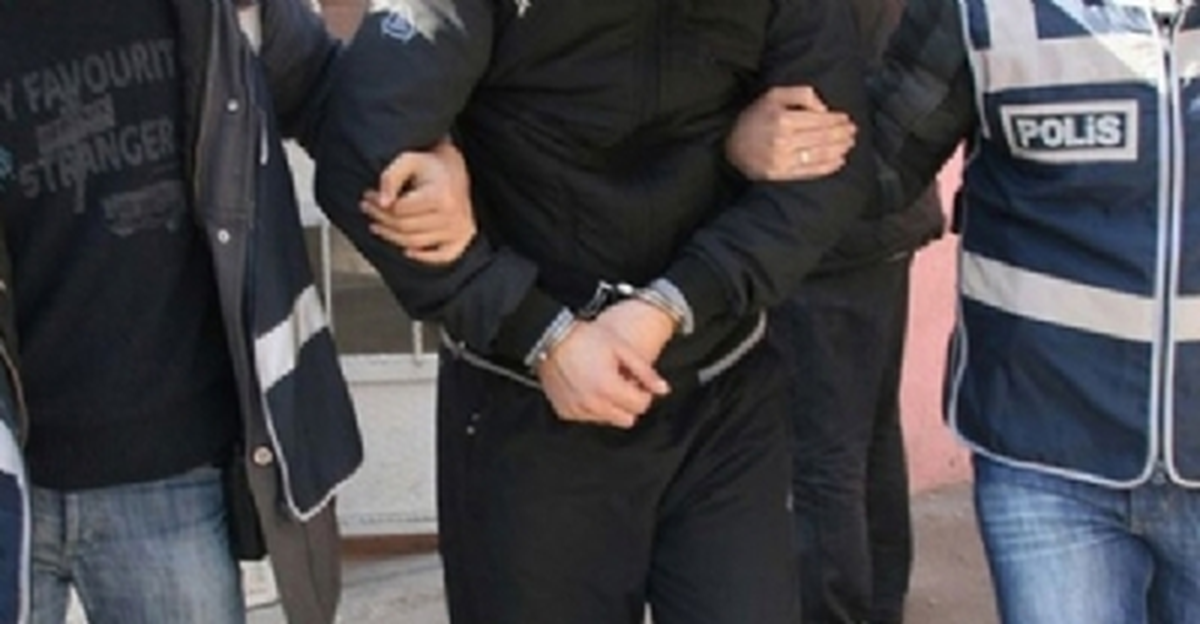 Kilis\'te Kaçak Sigaraya Tutuklama