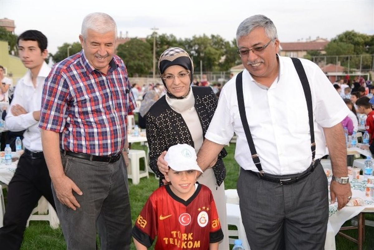 Meram Belediyesinden Yetim Çocuklara İftar