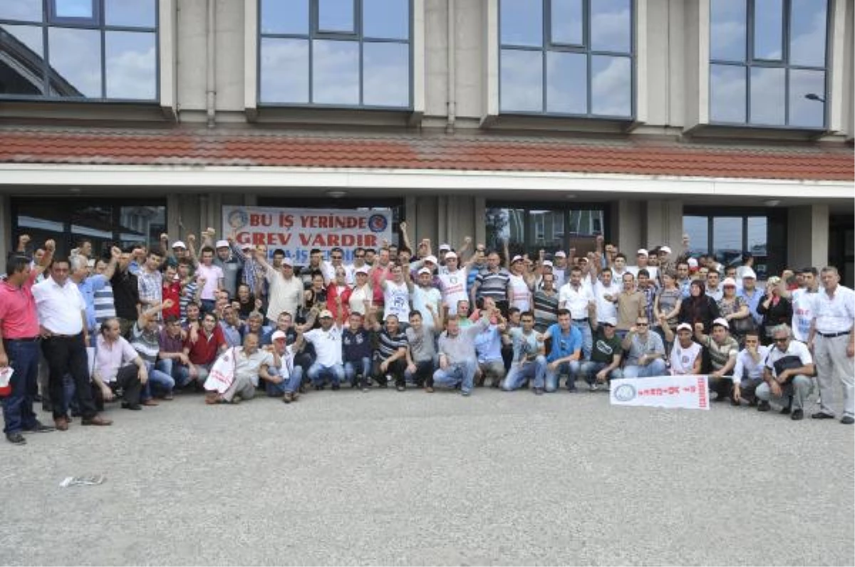 Mondelez Şekerleme Fabrikası\'nda 800 İşçi Greve Çıktı