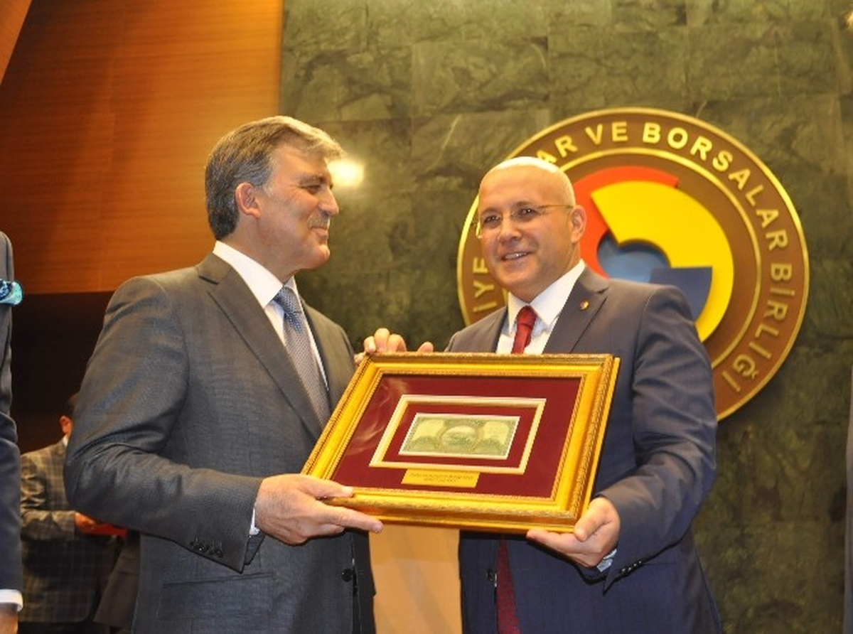 Namal\'dan Cumhurbaşkanı Gül\'e Para Hediyesi