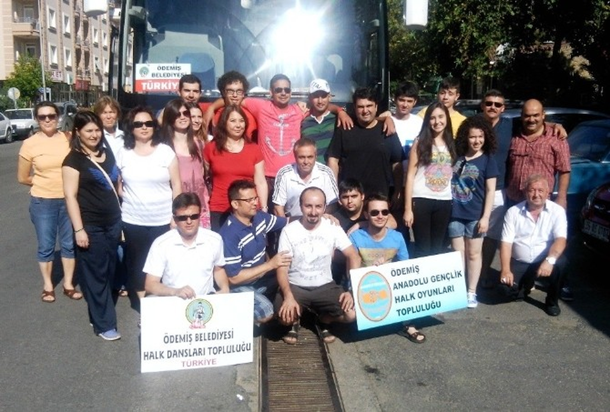 Ödemiş Halkoyunları Gönüllülerinin 12 Günlük Avrupa Turu Başladı