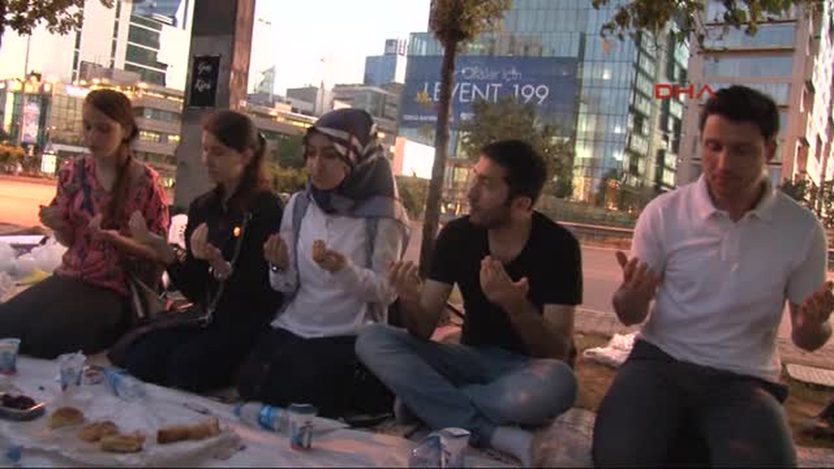 Öğrenciler İsrail\'i Protesto Etti