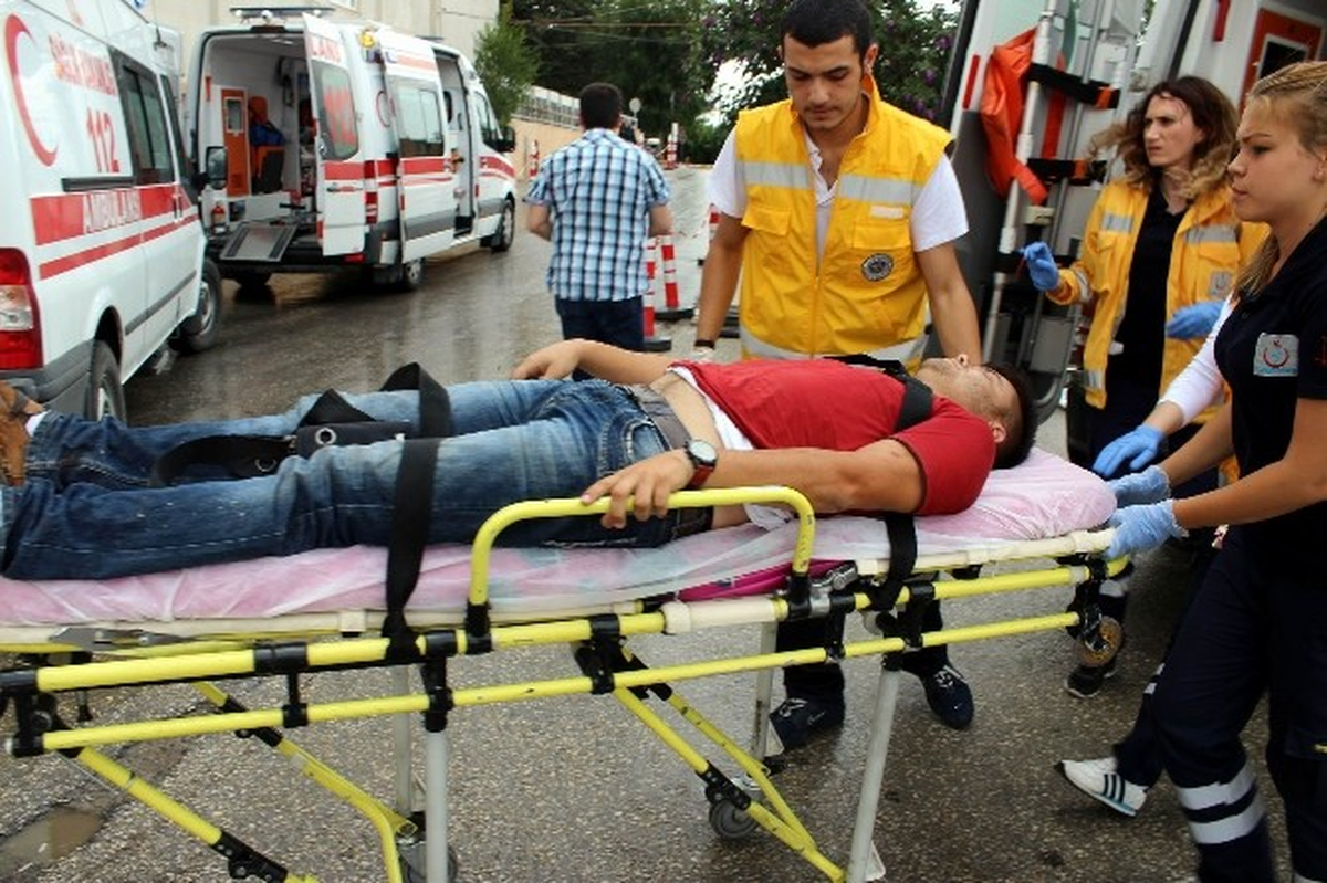 Otomobilini Yıkayan Adamı Yıldırım Çarptı