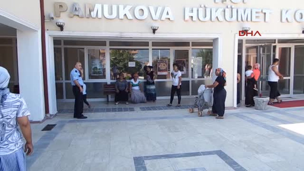 Pamukova\'da Romanlar\'dan Bonzai Protestosu