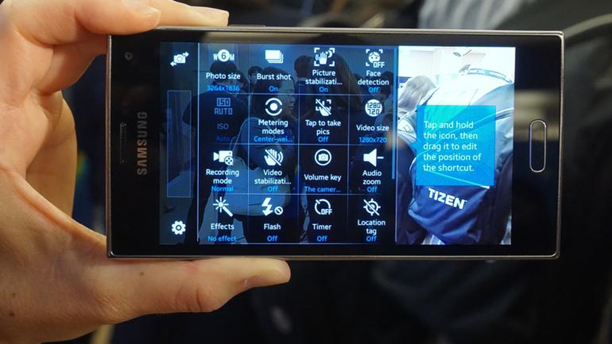 Samsung Z Yine Ertelendi!