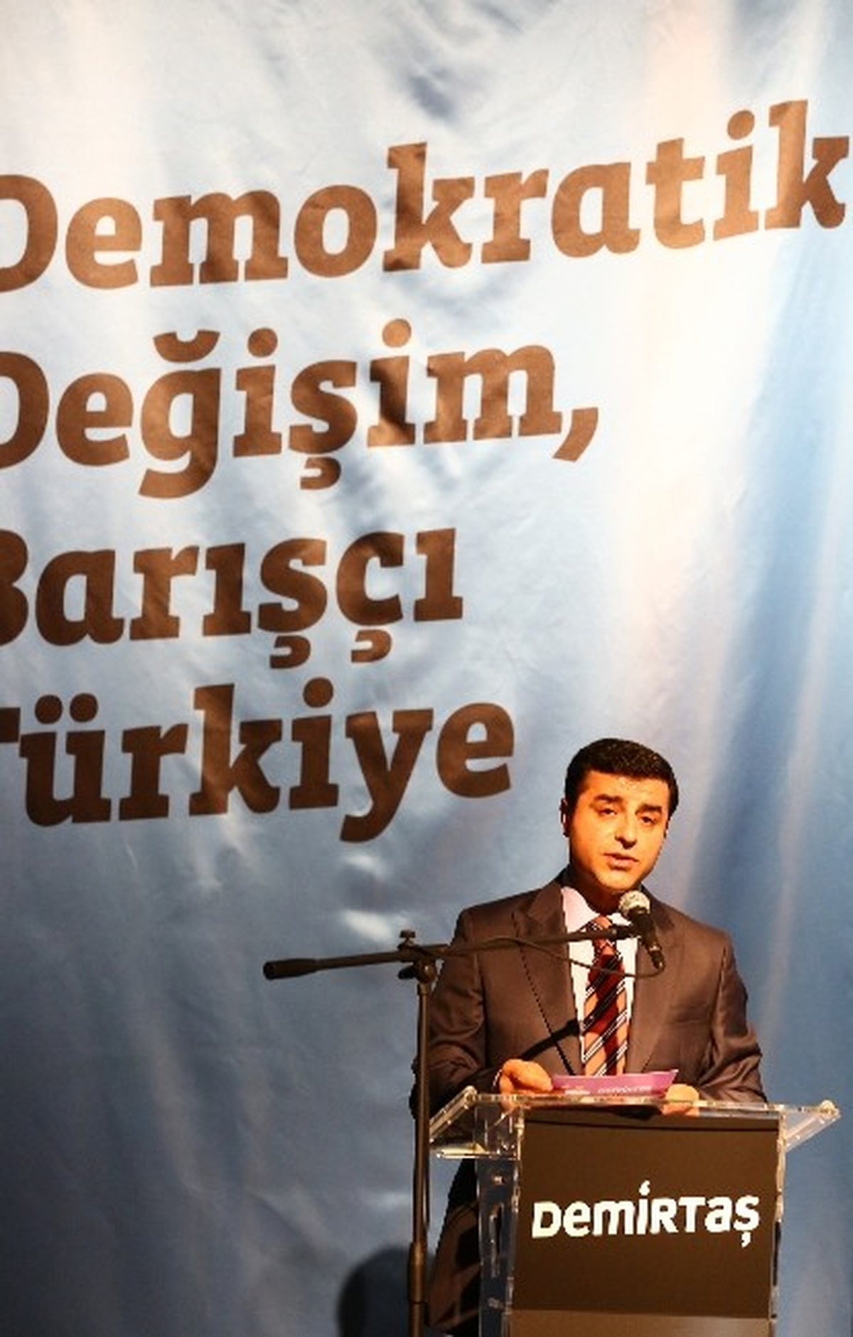 Selahattin Demirtaş: Bu Bayrak Birçok Suçu Örtmek İçin Kullanıldı