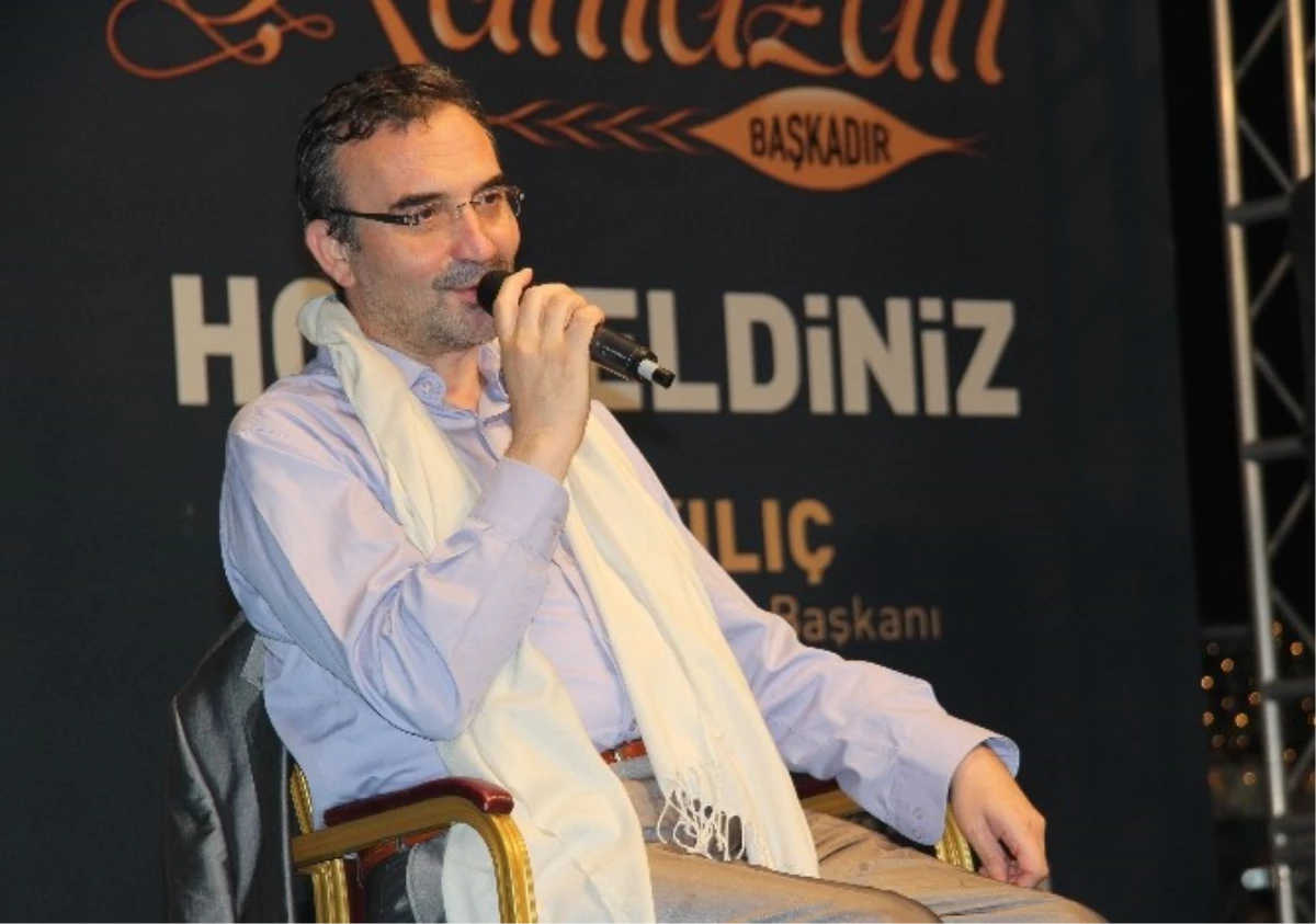 Senai Demirci: "Bıkmadınız mı Televizyonlardaki Din Magazinliğinden"