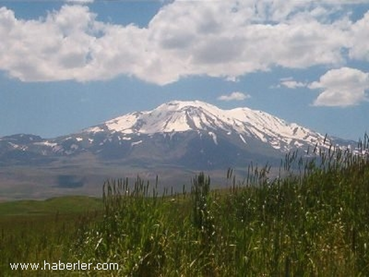 Süphan Dağına Tırmanan 3 Turistin Kaybolması