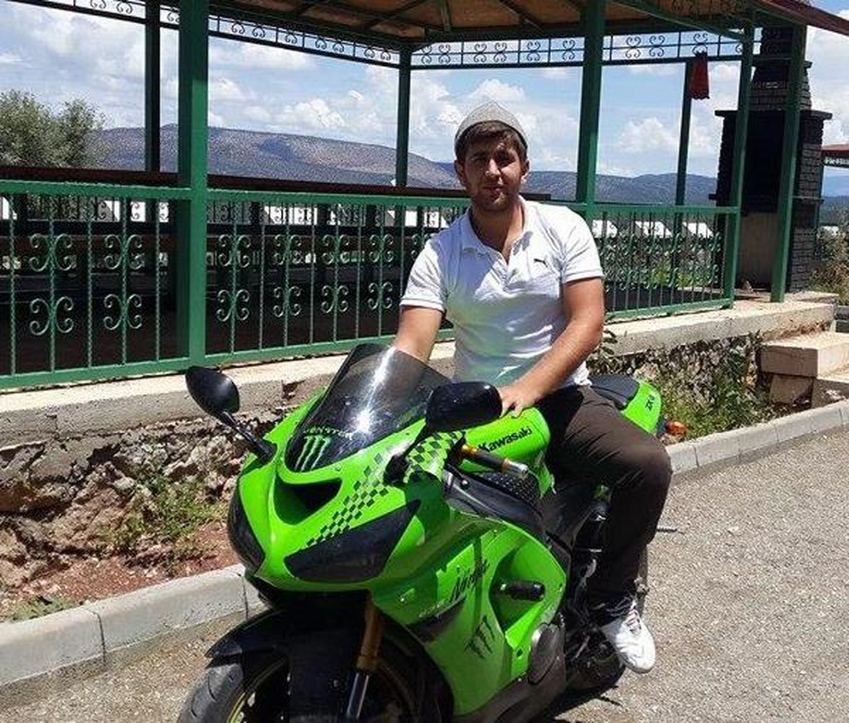 Test Sürüşü Yaptığı Motosikletle Direğe Çarpıp Öldü