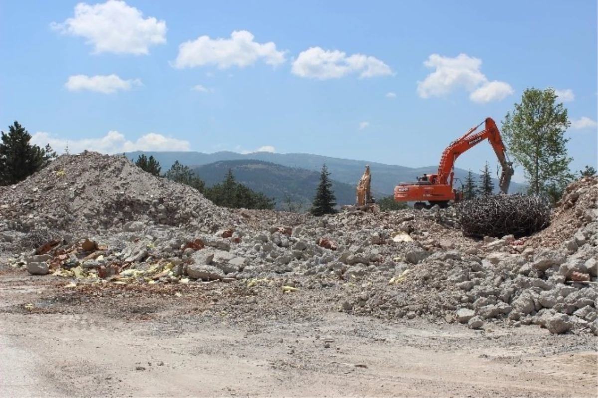 Tokat\'ta Eski Hastanelerde Yıkım Çalışması Yapıldı