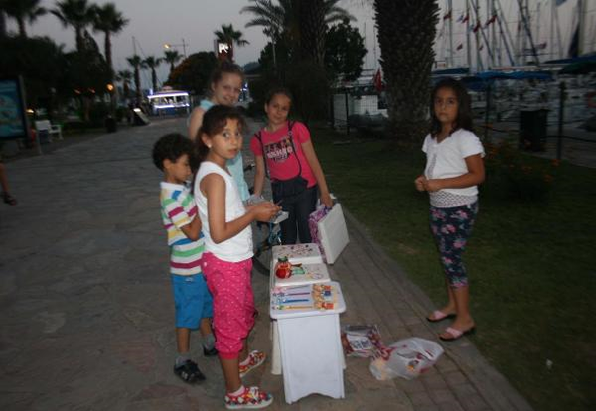 Turistik Yörelerin \'Yaz Esnafı\' Çocukları