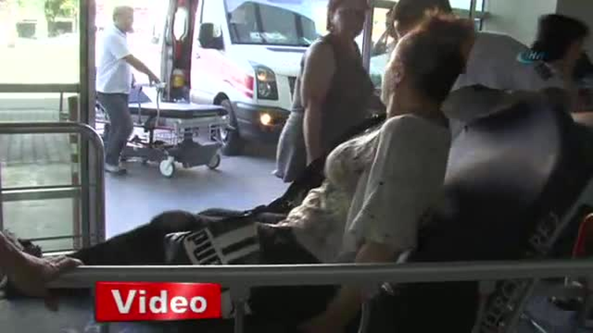 Turistleri Taşıyan Otobüs Devrildi: 29 Yaralı
