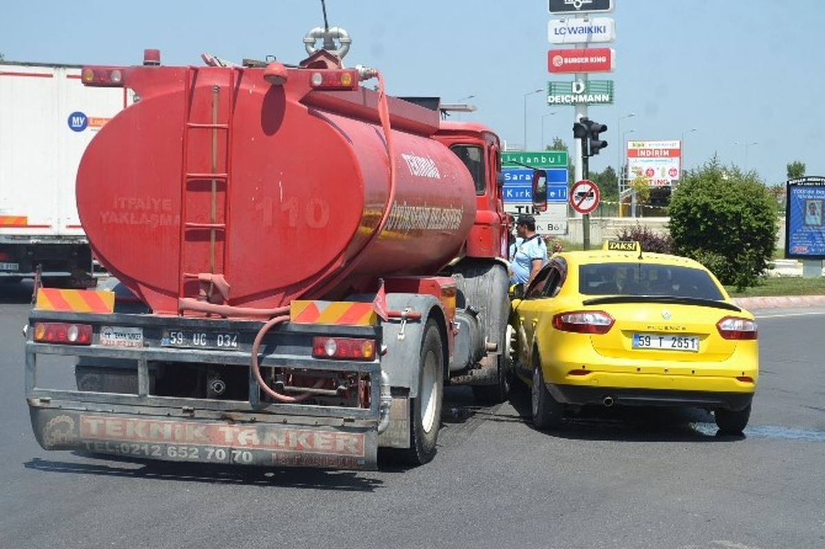 Yangına Giden İtfaiye Aracı Kaza Yaptı
