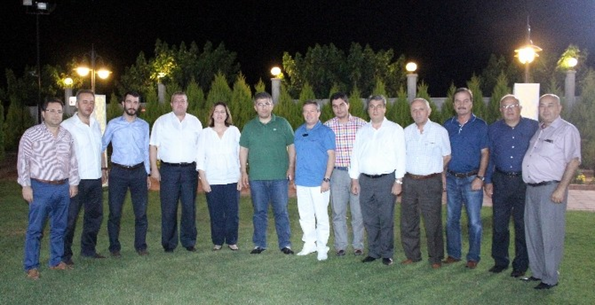 AK Parti İlçe Başkanları İftarda Bir Araya Geldi