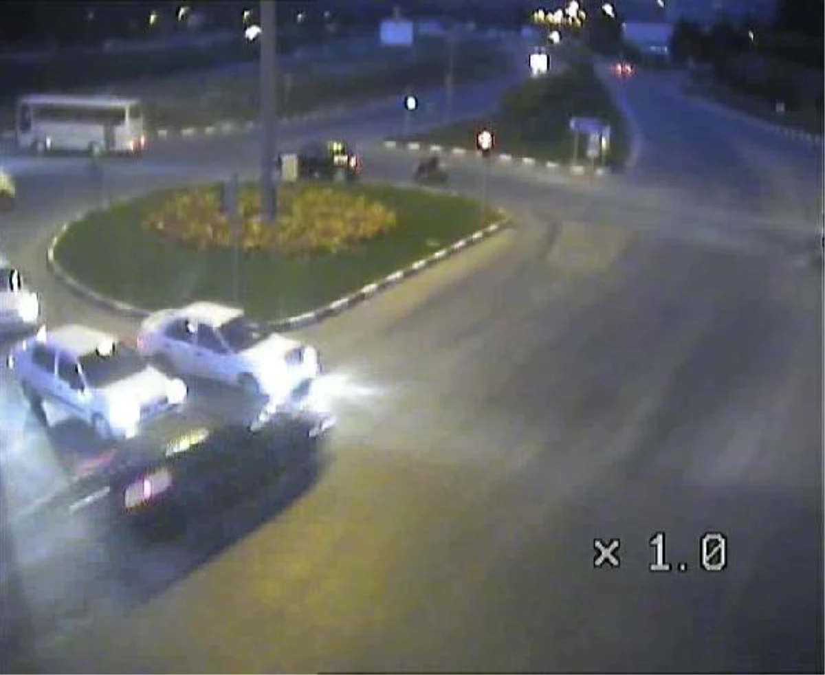 Tokat\'taki Trafik Kazaları Mobese Kameralarına Yansıdı