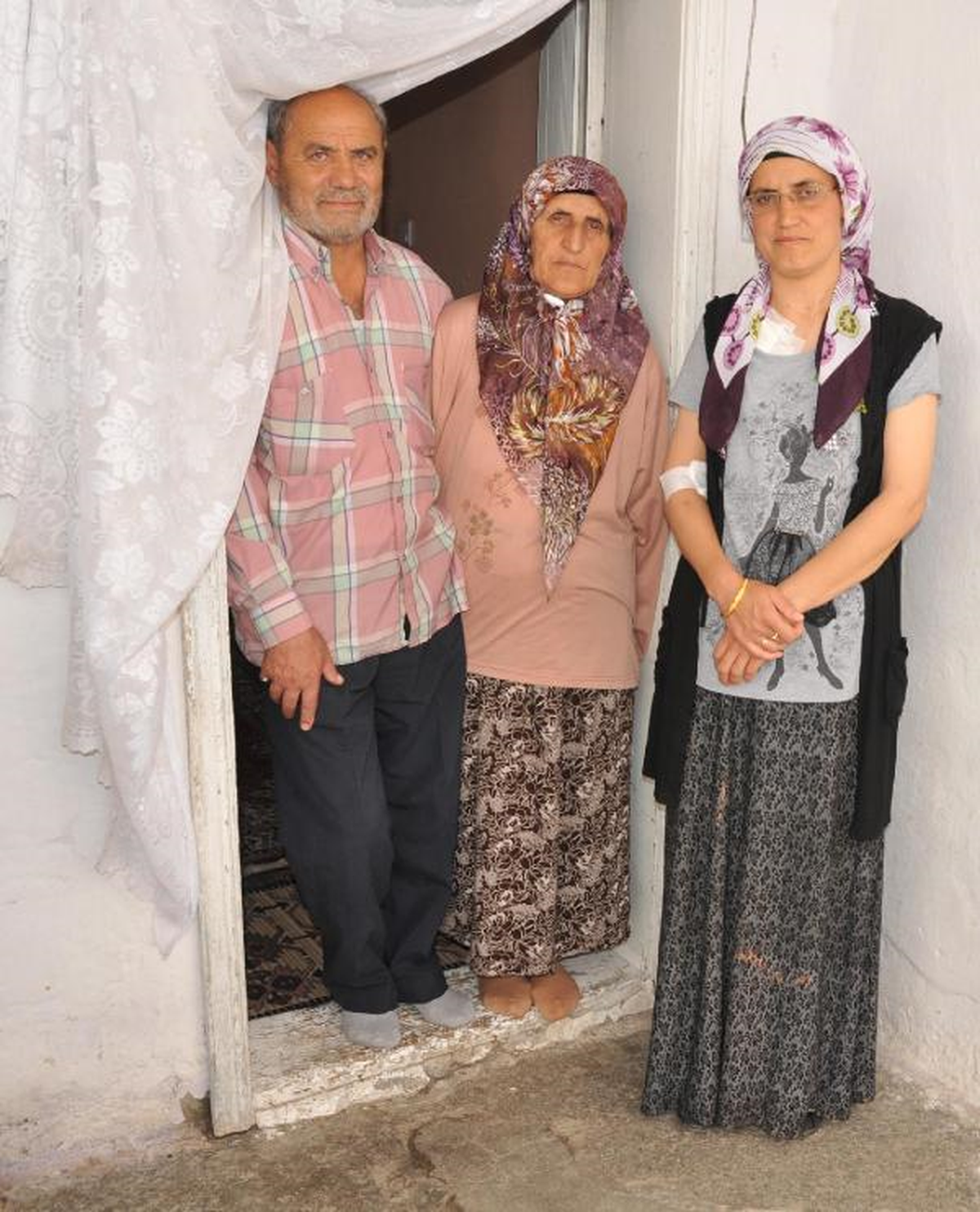 Baba ve 2 Çocuğu Böbrek Nakli Bekliyor
