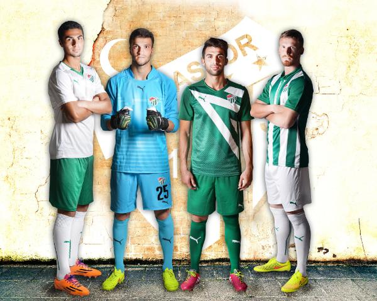 Bursaspor\'un Yeni Sezon Formaları Satışa Çıkıyor