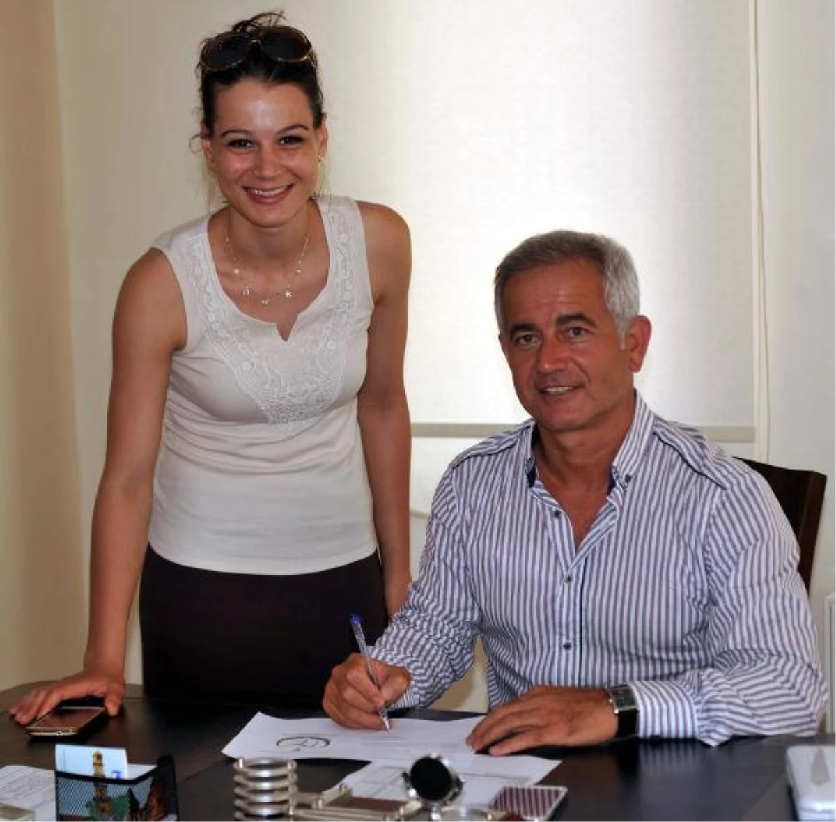 Çanakkale Belediyespor\'da Ebru İmzaladı