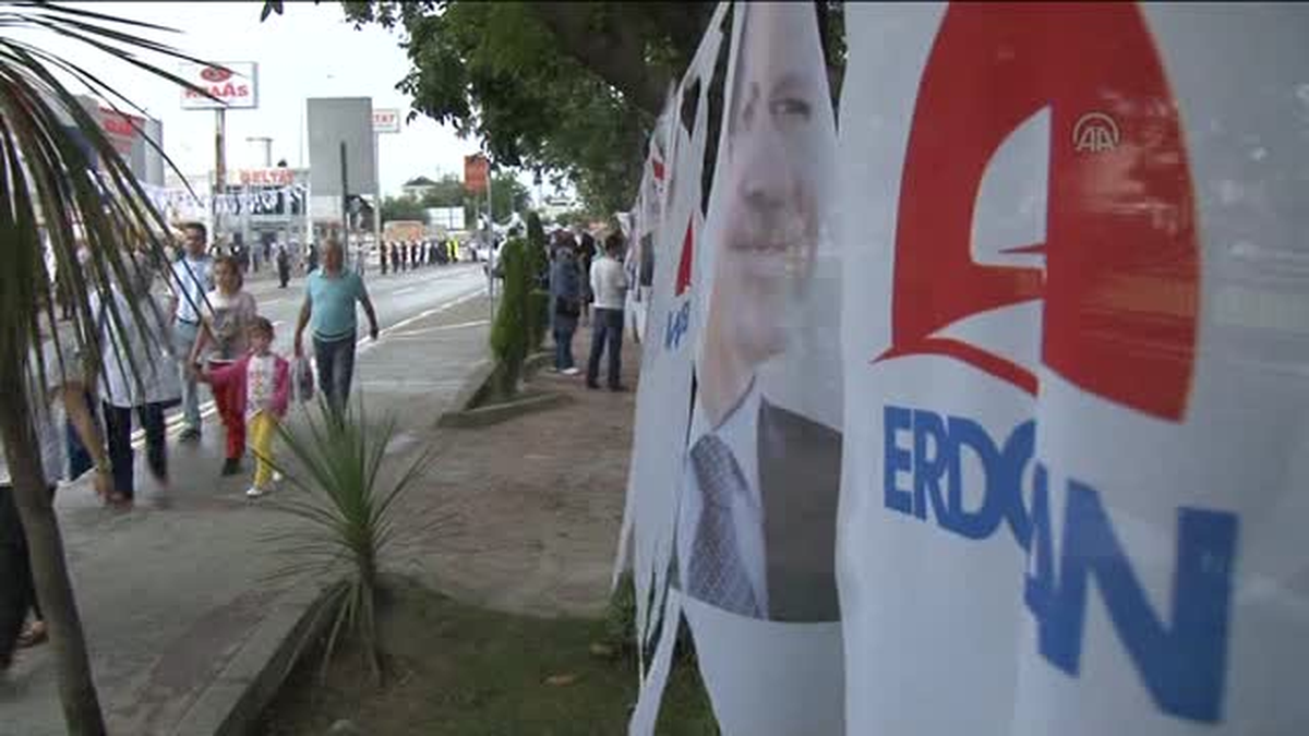 Cumhurbaşkanı adayı ve Başbakan Erdoğan, İstanbul\'a gitti -