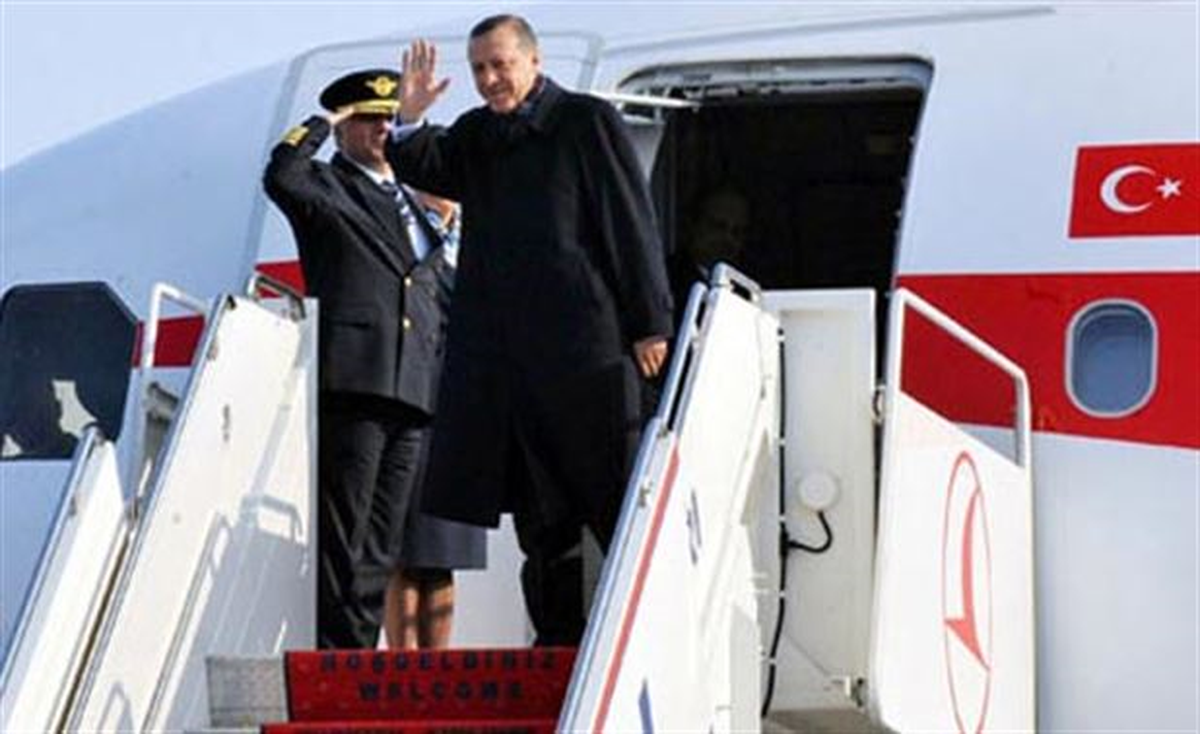 Cumhurbaşkanı Adayı ve Başbakan Erdoğan, İstanbul\'a Gitti
