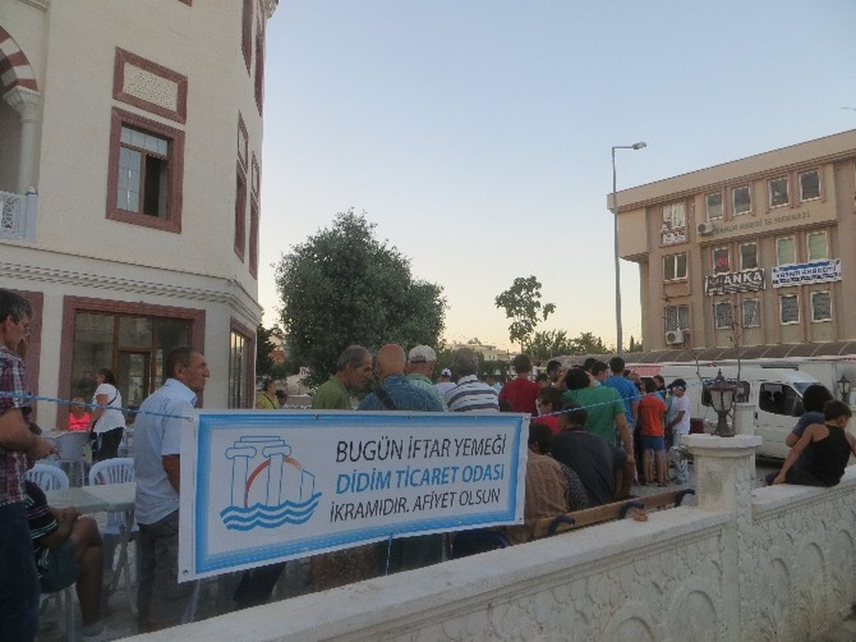 Didim Ticaret Odasından İftar Yemeği