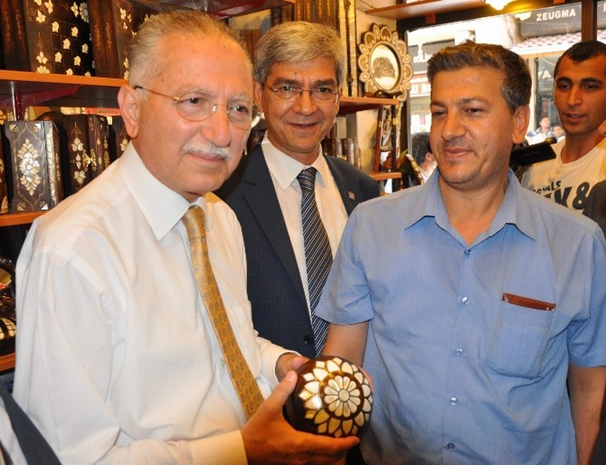 Ekmeleddin İhsanoğlu, Gaziantep Çarşısını Gezdi