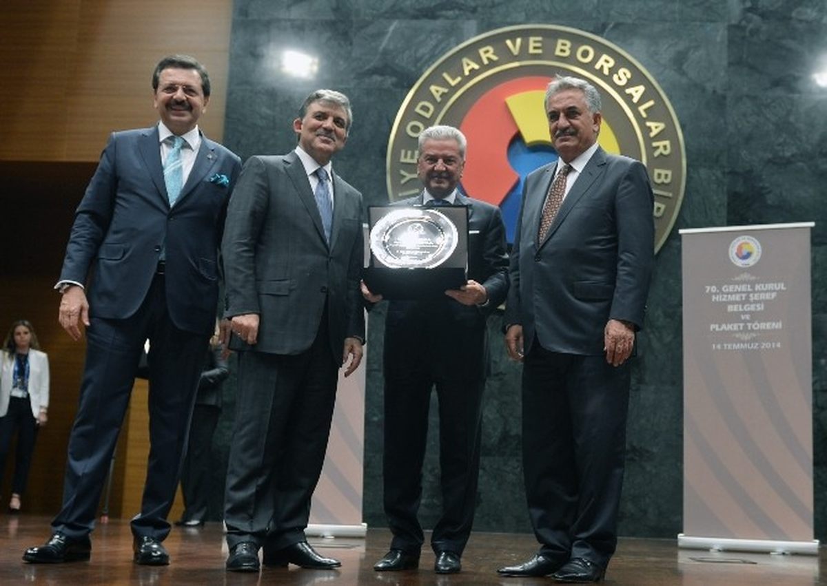 Ekrem Demirtaş\'a 20. Yıl Şeref Plaketi