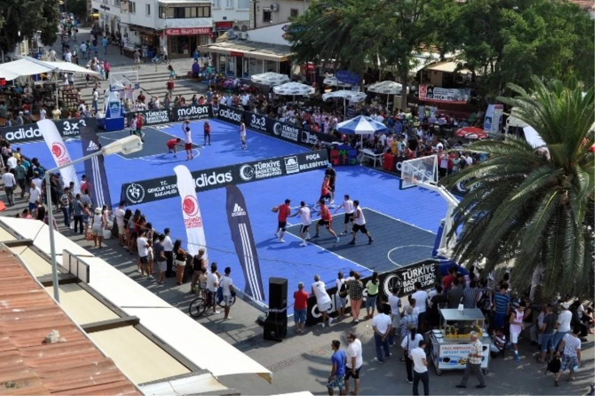 Foça\'da Basketbol Şöleni