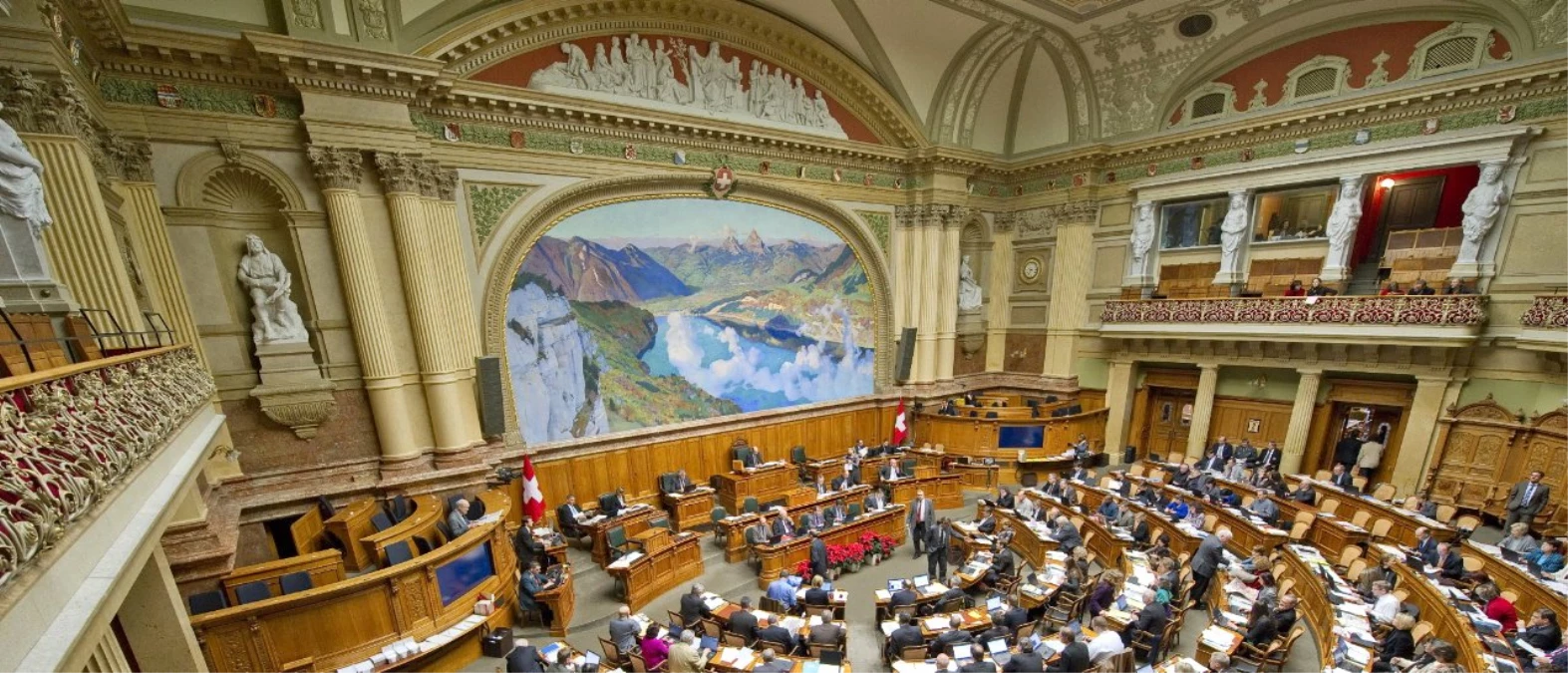 İsviçre Parlamentosunda 20 Dakikalık Arıza