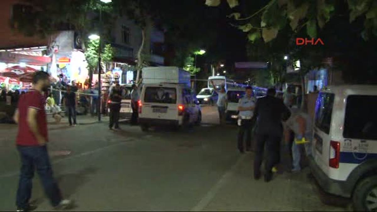 Kartal\'da Polislerin Üzerine Ateş Açıldı; 1 Polis Yaralandı