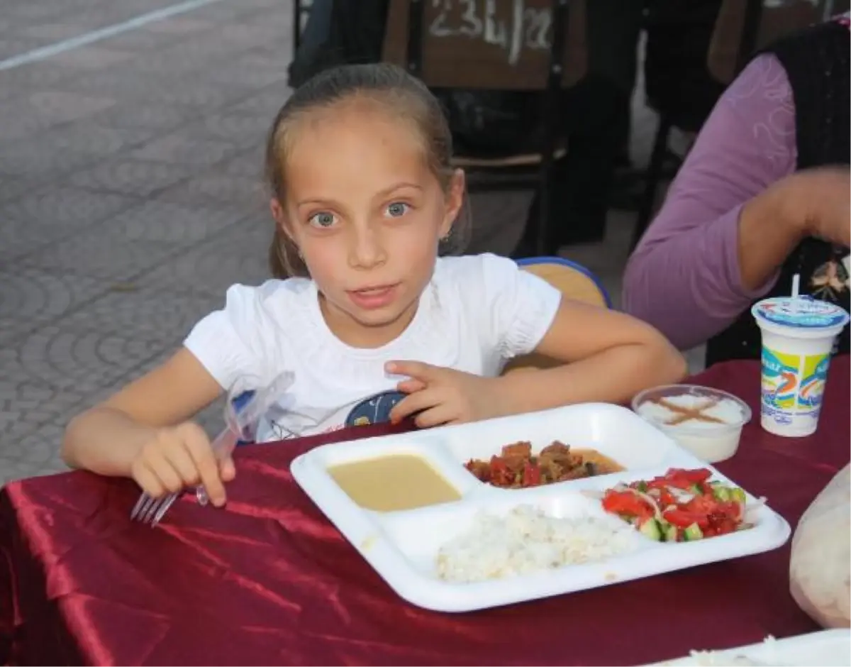 Kınık\'ta Soma Şehitlerinin Yakınlarına Müftülükten İftar