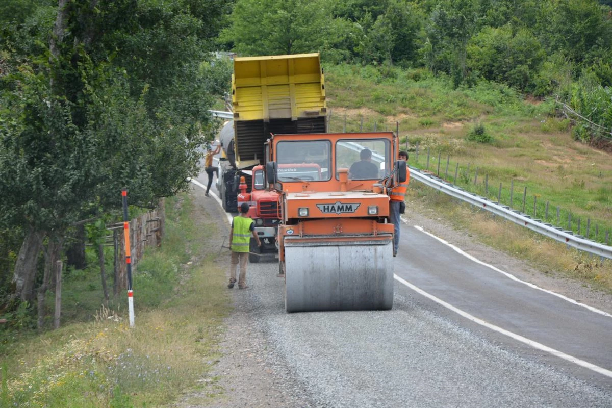 Korgan ve Kumru Yolunda Asfalt Çalışması