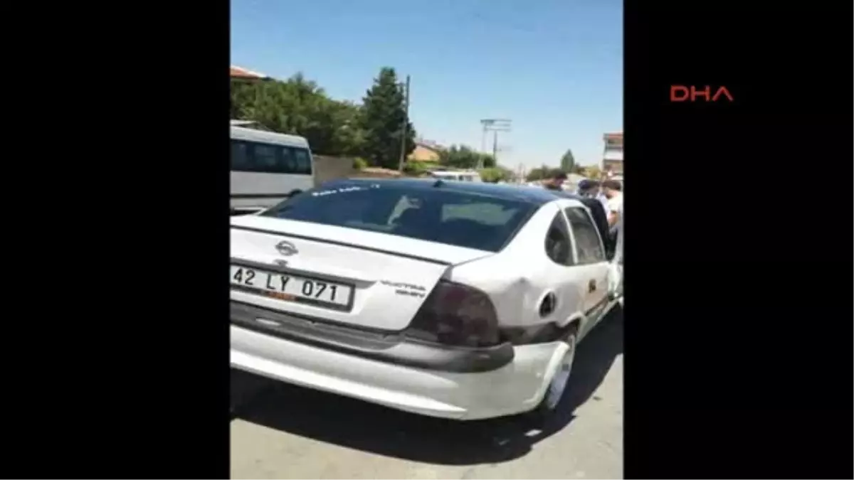 Kuran Kursu Öğrencilerini Taşıyan Minibüs, Otomobille Çarpıştı: 11 Yaralı