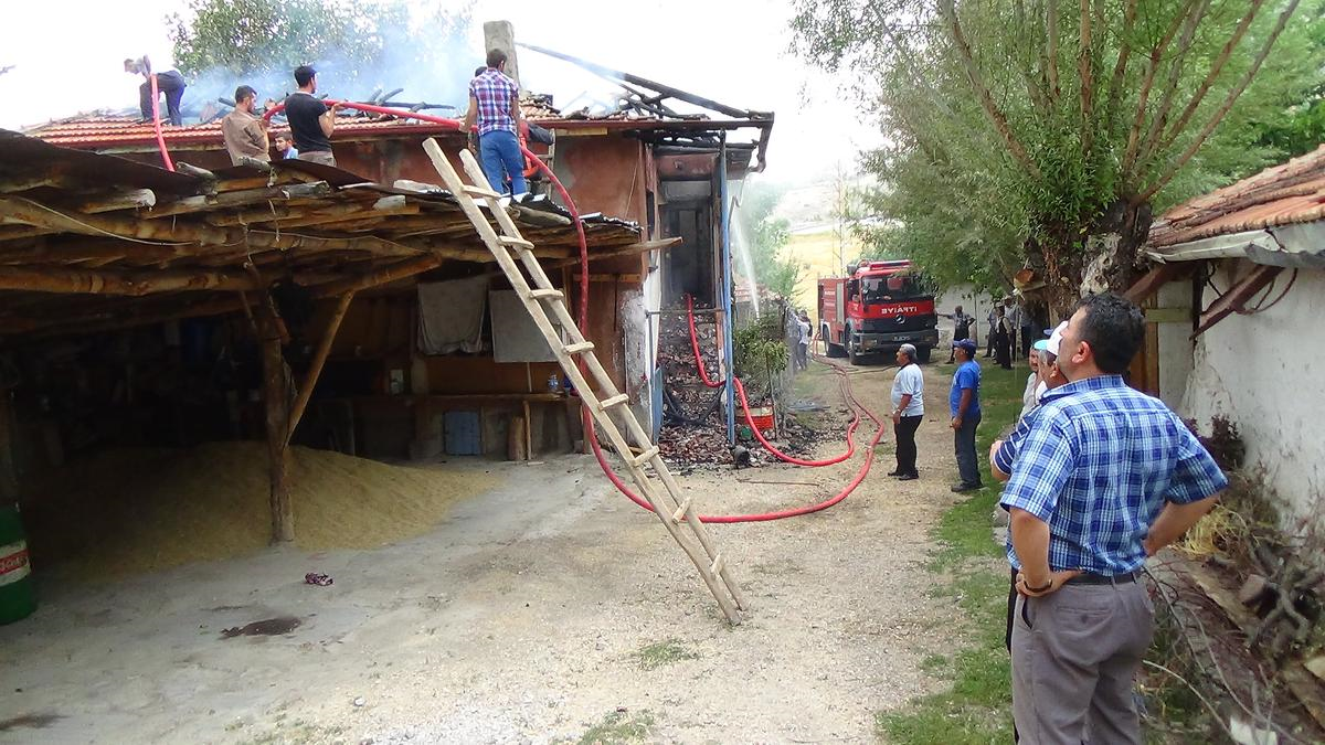 Mutfak Tüpünü Değişirirken Yangın Çıktı