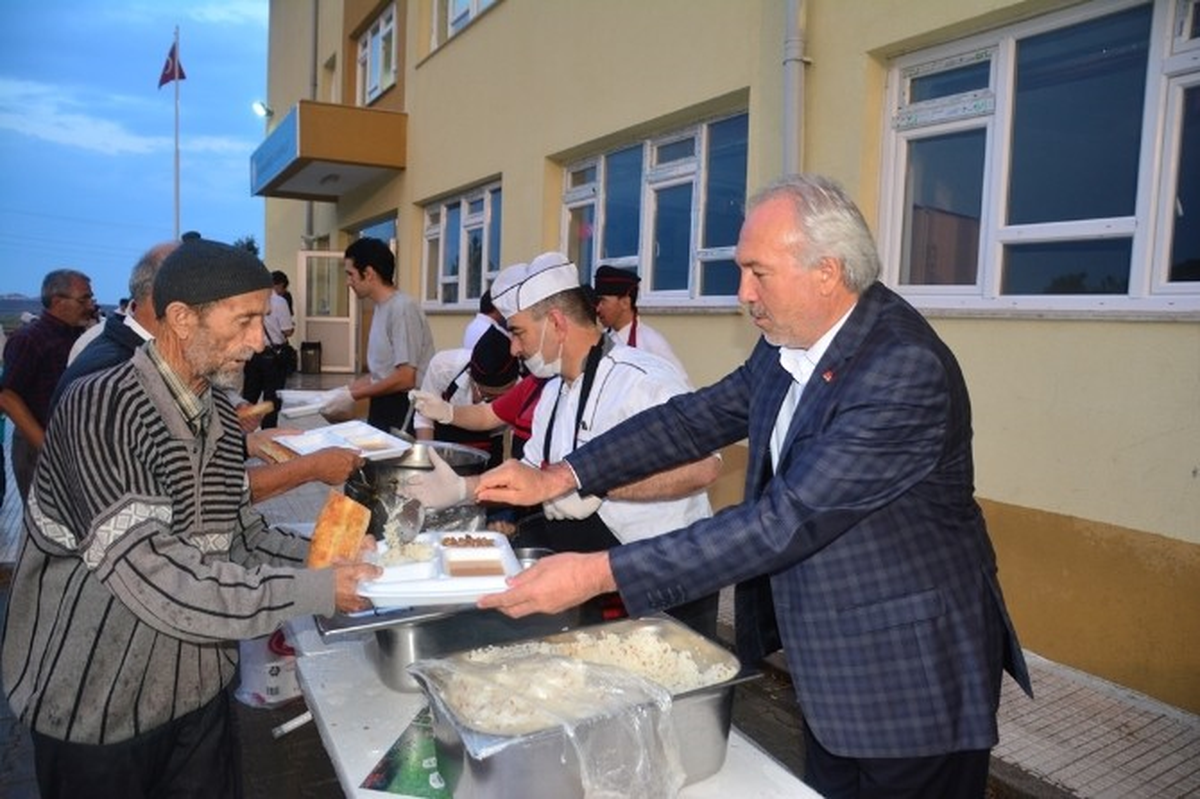 Parmakören\'de İftar
