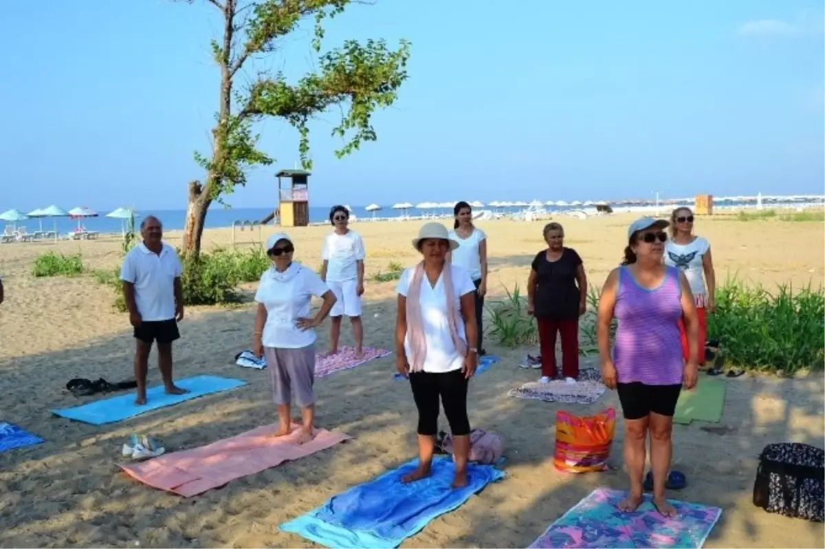 Sarımsaklı Plajları\'nda Ücretsiz Yoga Eğitimleri