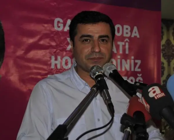 Selahattin Demirtaş Çankaya'da Halktan Yana Cumhurbaşkanı ...