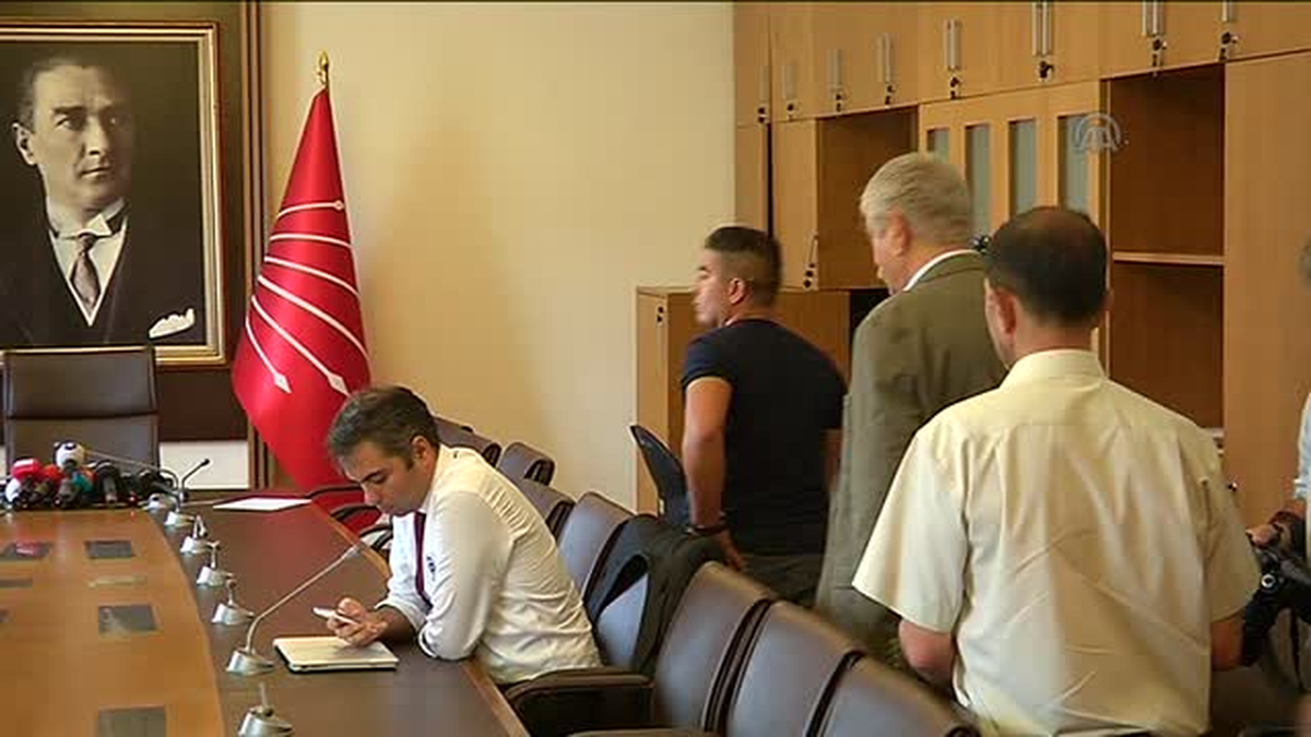 Somalı maden işçileri, CHP TBMM Grubunu ziyaret etti -